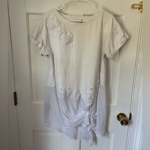 Anthropologie Akemi + Kin White Lace T-Shirt Tunic Blouse Gauze Size Medium (M)